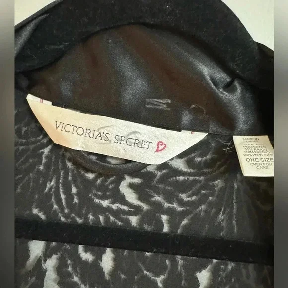 VTG Victoria’s Secret Black Lace Kimono Open Robe Coverup One Size Bohemian EUC - Picture 6 of 14